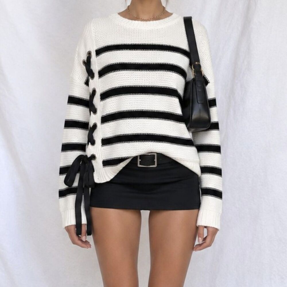 Vintage Y2K Roz & Ali Black White Striped Bow Crewneck Sweater Top Size XS/S